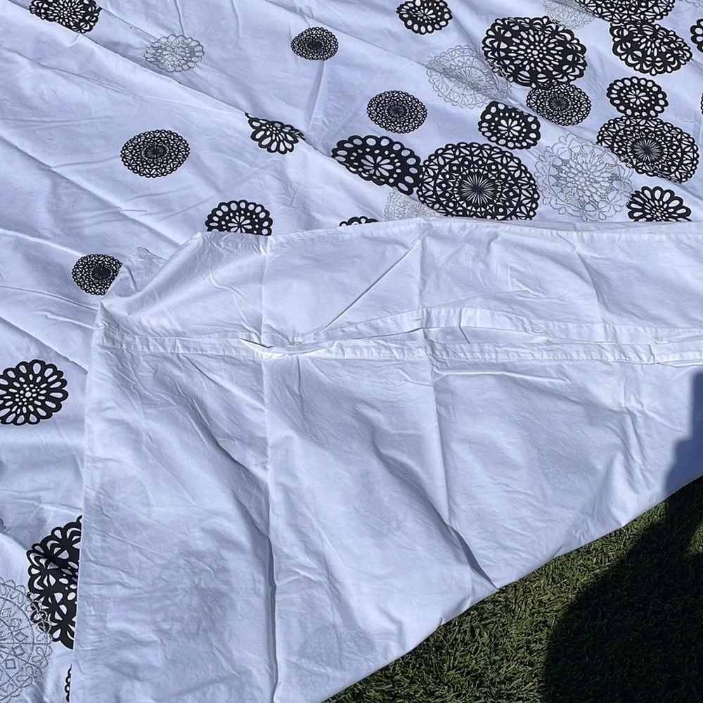 Black & White Duvet Cover & 2 Pillowcaces